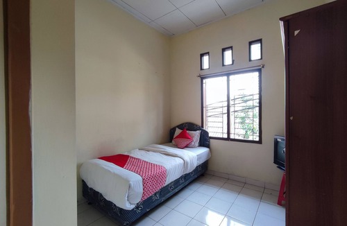 Pondokcina Hotel | SPOT ON 92645 Nita Residence Syariah