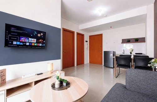 East Jakarta Apartment | Stunning 2Br Apartment Woodland Park Residence