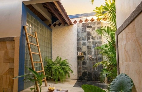 Bukti Villa | Stunning 3-Bedroom Hilltop Villa with Ocean Views