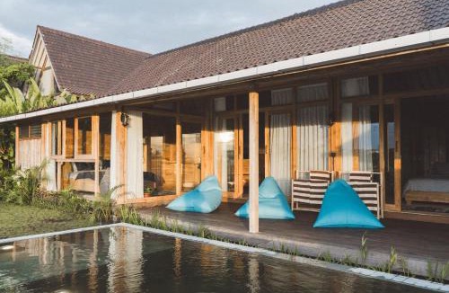 Cepaka Apartment | Stylish 3BR Wood Villa, Pool, Epic Ricefield View