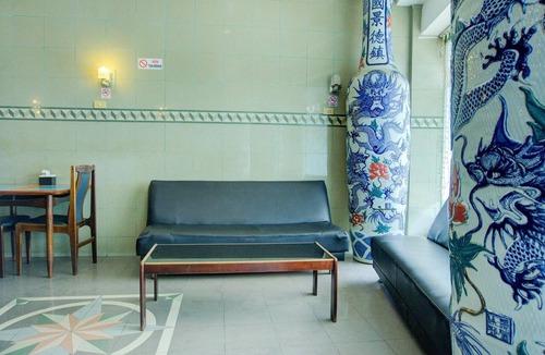 Palembang House | Stylish DBL Suite Escape W/Free WiFi and Parking