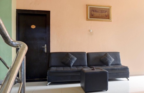 Palembang House | Stylish DBL Suite Escape W/Free WiFi and Parking