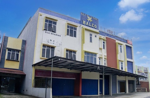 Palembang House | Stylish DBL Suite Escape W/Free WiFi and Parking