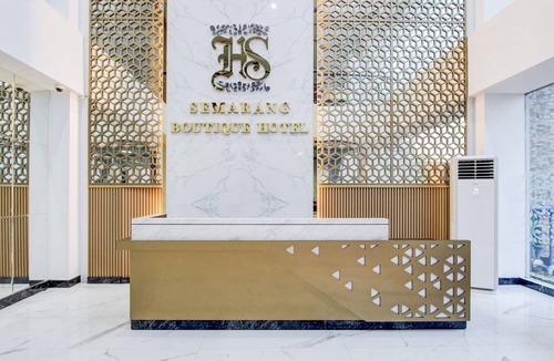 Semarang Utara House | Stylish DBL Suite Escape W/Free WiFi and Parking
