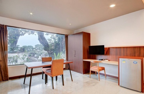 Cilandak House | Stylish DBL Suite Escape W/Free WiFi and Parking