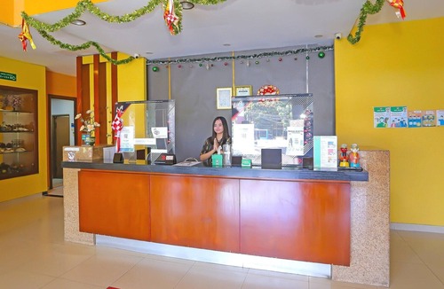 Jakarta House | Stylish DBL Suite Escape W/Free WiFi and Parking
