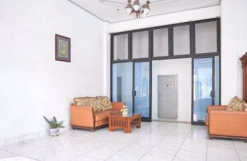 Padang House | Stylish DBL Suite Escape W/Free WiFi and Parking