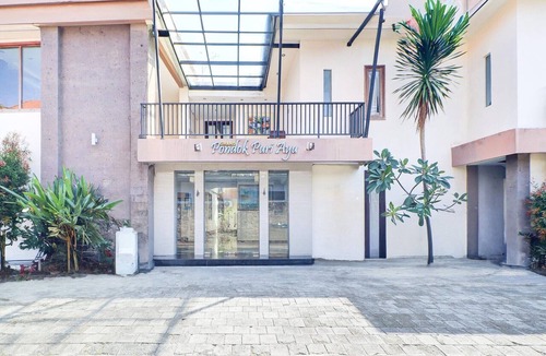 Teuku Umar House | Stylish Delux Twin Stay with Free WiFi and Parking