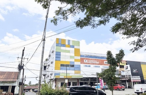 Banda Aceh House | Stylish Deluxe Double Retreat Near Terminal Batoh