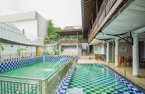 Palembang House | Stylish Double Suite Escape W/Free WiFi