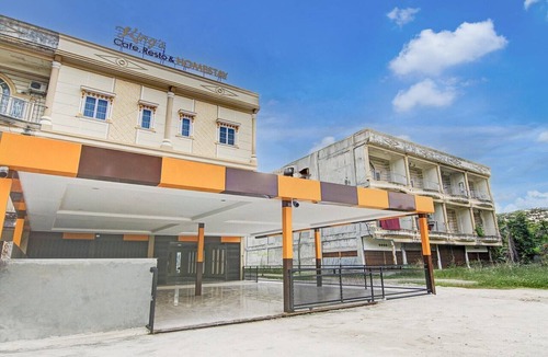 Pekanbaru House | Stylish Twin Suite Escape W/Free WiFi and Parking