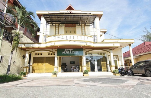 Pekanbaru House | Suite Double at Collection O Pekanbaru