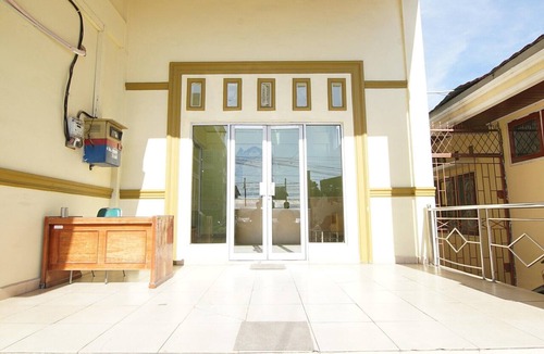 Pekanbaru House | Suite Double at Collection O Pekanbaru