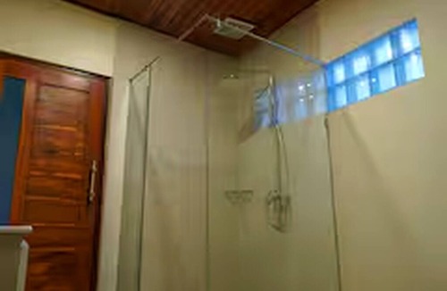 Melayang Apartment | Sunset Boutique Apartments 1 - Cozy 1BR with AC in Tegallalang