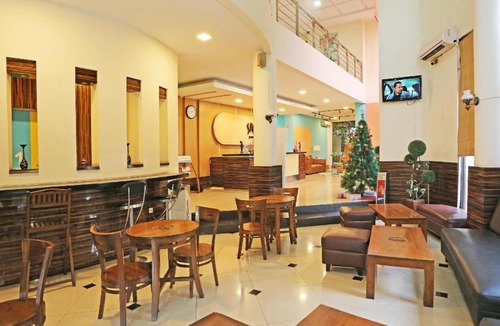 Serpong Hotel | Super OYO Townhouse OAK Hotel Fiducia Serpong