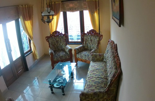 Kalipuro House | Taba Yama Trip & Homestay