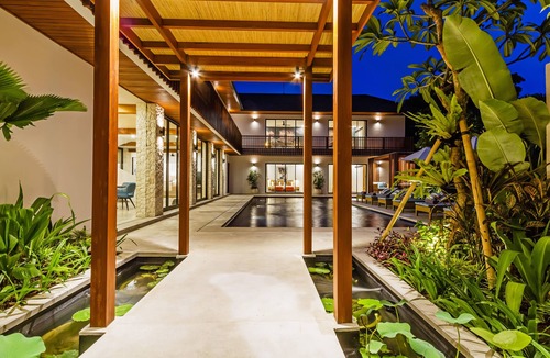 Seminyak Villa | THE BOTANICAL 6 BED LUXURY 900 meter from beach