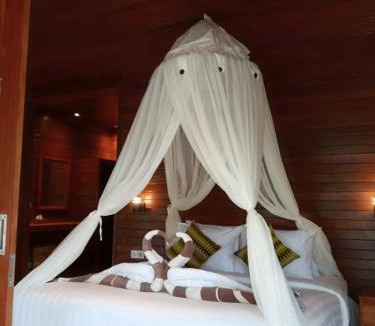 Mushroom Bay Cabin | The Kudi