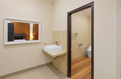 Sampalan Hotel | Townhouse Oak Hotel Grand Puri