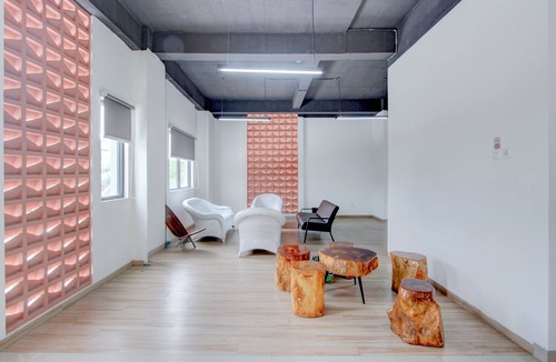 Grogol Hotel | Townhouse Oak near The Park Mall Solo