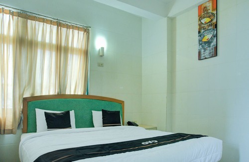 Palembang Hotel | Townhouse Oak Palembang Near Jembatan Ampera Formerly Azzura Hotel