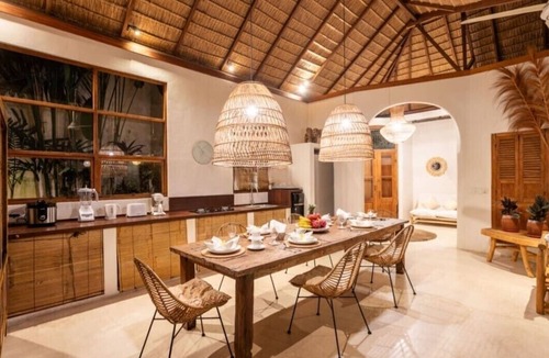 Umalas Villa | Tranquil Private Pool 3-bedroom villa with WiFi and AC near Canggu Bali