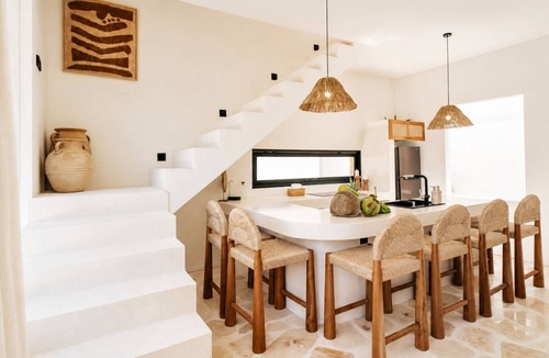 Batu Bolong Villa | Trendy Boho 3BR Cozy Living 5min to La Brisa