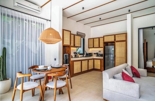 Penestanan Villa | Tropical 2BR Gem in Ubud w Private Pool & Gazebo