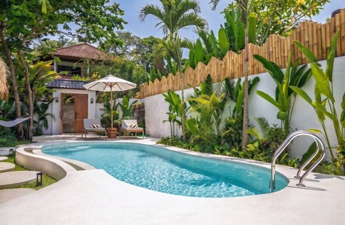 Penestanan Villa | Tropical 2BR Gem in Ubud w Private Pool & Gazebo