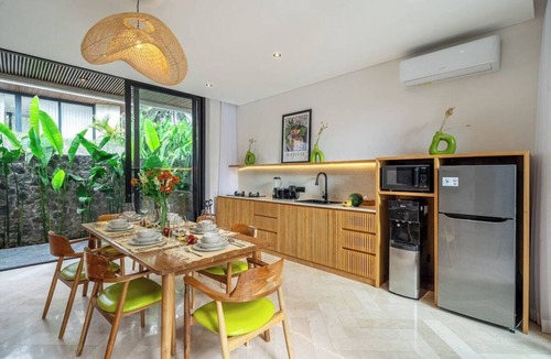 Melayang Villa | Tropical 3BR Villa in Ubud w Pool, Patio & Garden