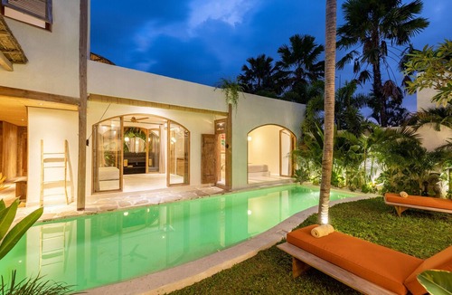 Umalas Villa | Tropical Garden Private Pool Near the Beach