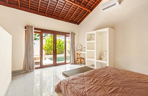 Jimbaran Bay Villa | Tropical Villas Complex
