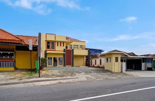 Bandar Lampung House | Twin Comfort Near Pahoman Stadium