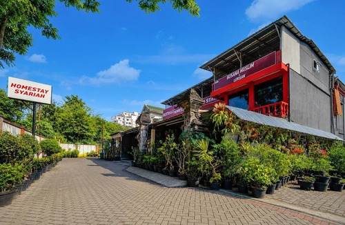 Surabaya House | Twin Room near City of Tomorrow Mall