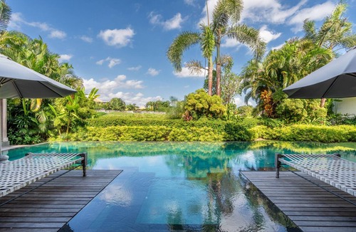 Pererenan Villa | Two Private Pools Tropical Garden Beach walk