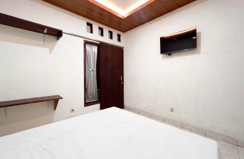 Teuku Umar House | Urbanview Hotel Arta Guna Casa 2