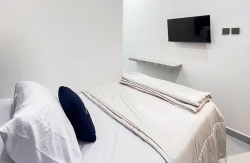 Palembang House | Urbanview Hotel Diamond Palembang