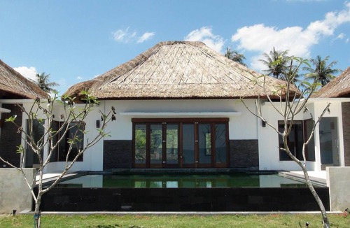 Sekotong Barat Villa | Villa 2 bedrooms fantastic sandy beach private pool: Starsand Beach Resort