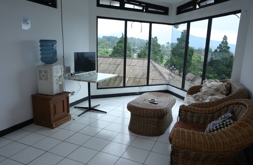 Cipanas Hotel | Villa Agape Near Puncak By ARBA