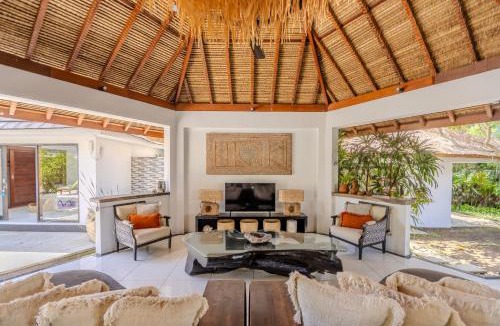 Umalas Villa | Villa Arev, 4BR Family-Friendly Villa in Umalas, Garden & Pool