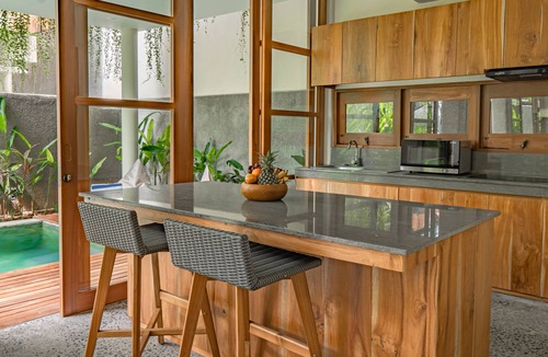 Pererenan Villa | Villa Avyathi at Anandathu Villas - Tropical 2BR Contemporary Villa in Canggu