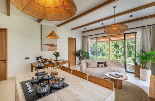 Petulu Villa | Villa Bergamo by DH