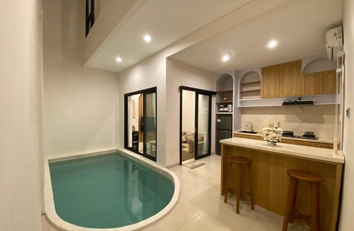 Petitenget House | Villa Bersinar - Modern 2 Bedroom Villa in the Heart of Seminyak