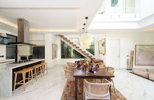 Sunset Road Villa | Villa Devina by Pertama Stay