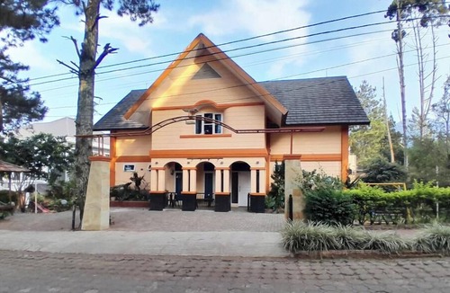 Parongpong Villa | Villa Dinar Mountain Estate
