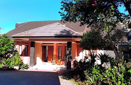 Parongpong Villa | Villa Dinar Strawberry