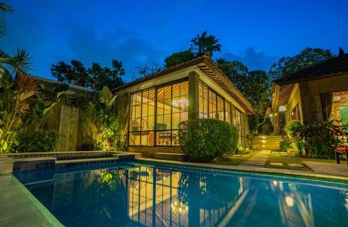 Tumbak Bayuh Villa | Villa Elysium Fields - Rustic Meets Industrial Chic Design