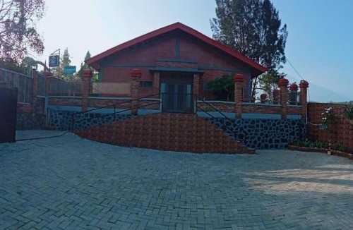 Cisarua Villa | Villa Forest Puncak