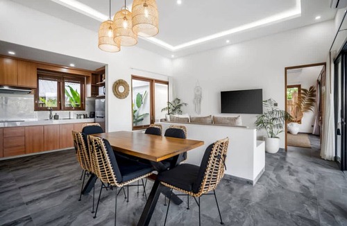 Batuan Villa | Villa Grateful in Kecamatan Sukawati