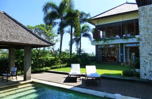 Kediri Villa | Villa Kawan